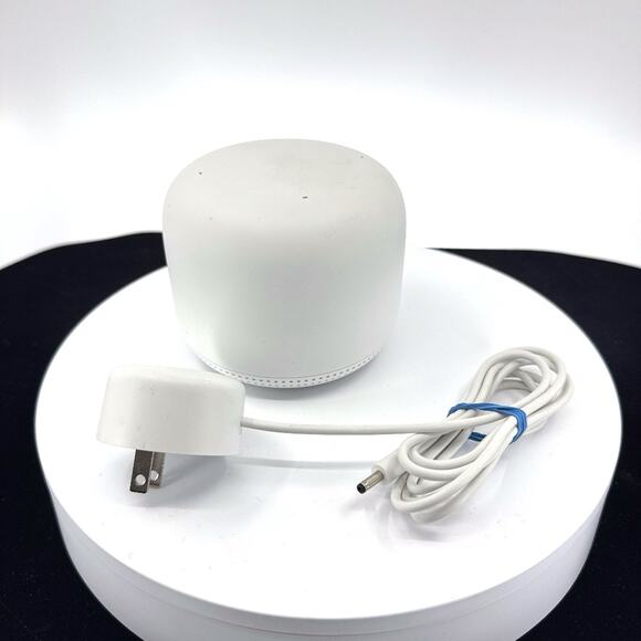 Google Nest WiFi Point - Excellent Condition - Picture 11 of 16